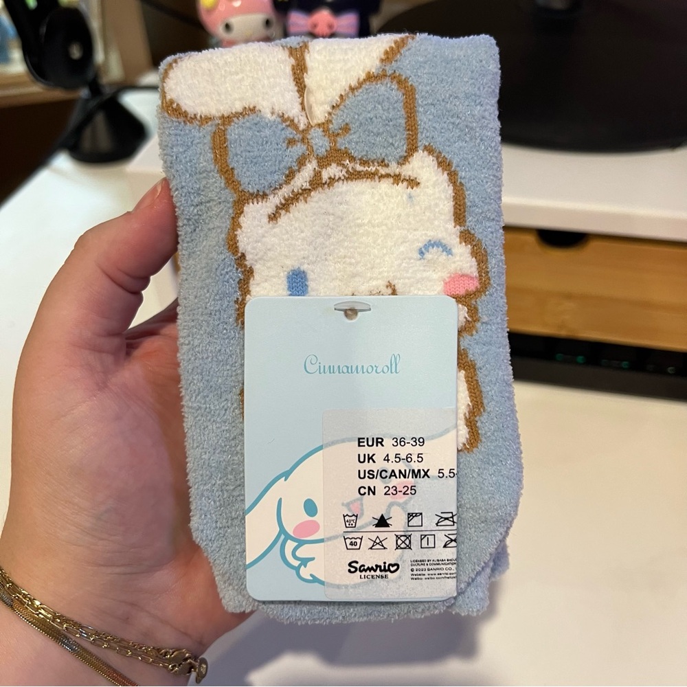 Miniso Sanrio Cinnamoroll Fuzzy Socks